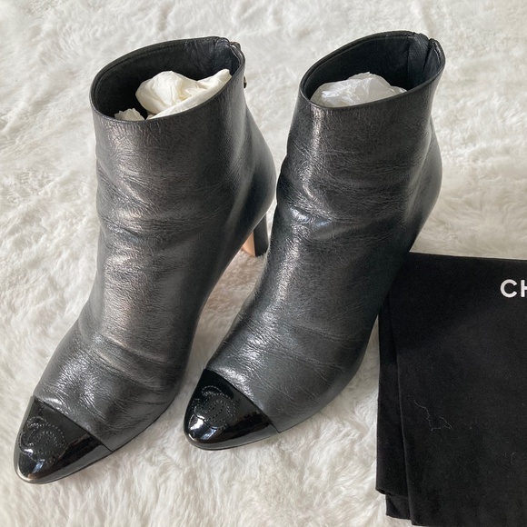 CHANEL BOOTS SIZE 37.5 - Picture 1 of 9